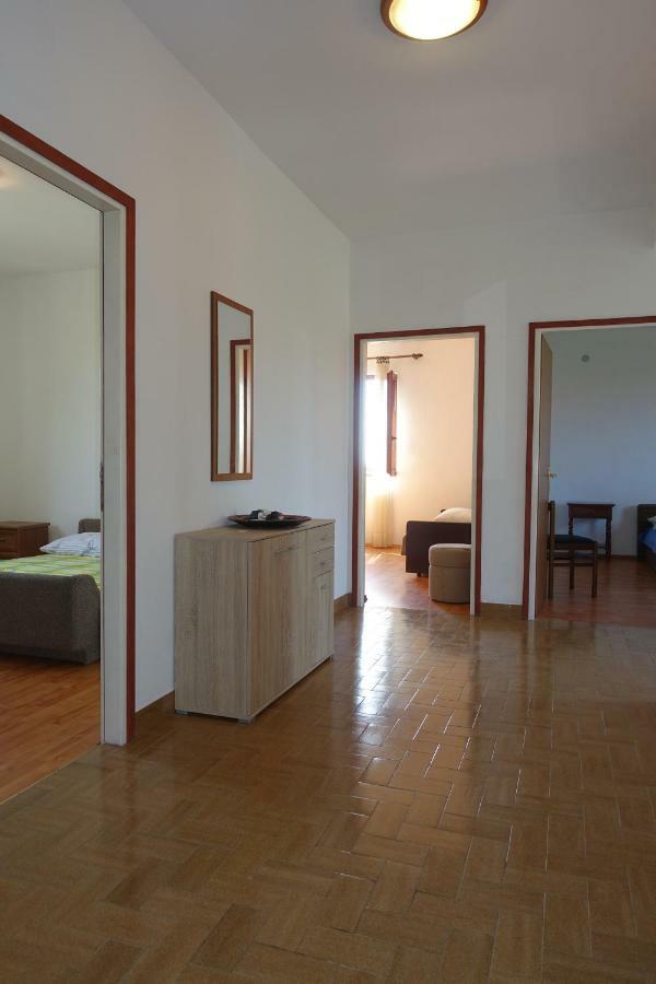 Apartment Dede Nin Exterior photo